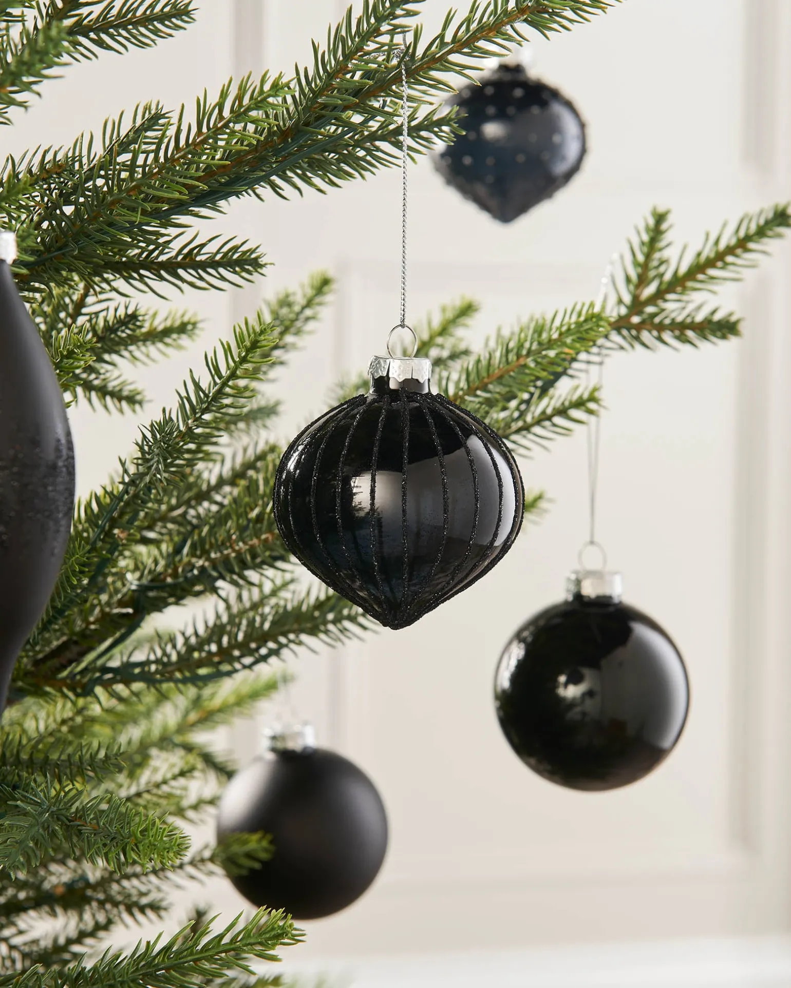 Black Glass Baubles, 20 Pack