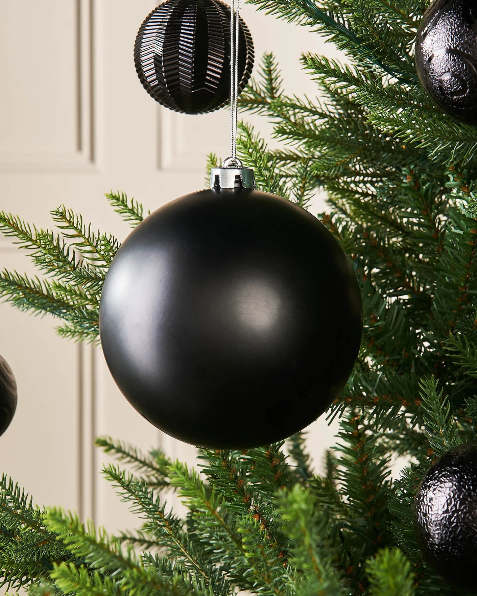 Black Large Matt Shatterproof Bauble, 15 Cm