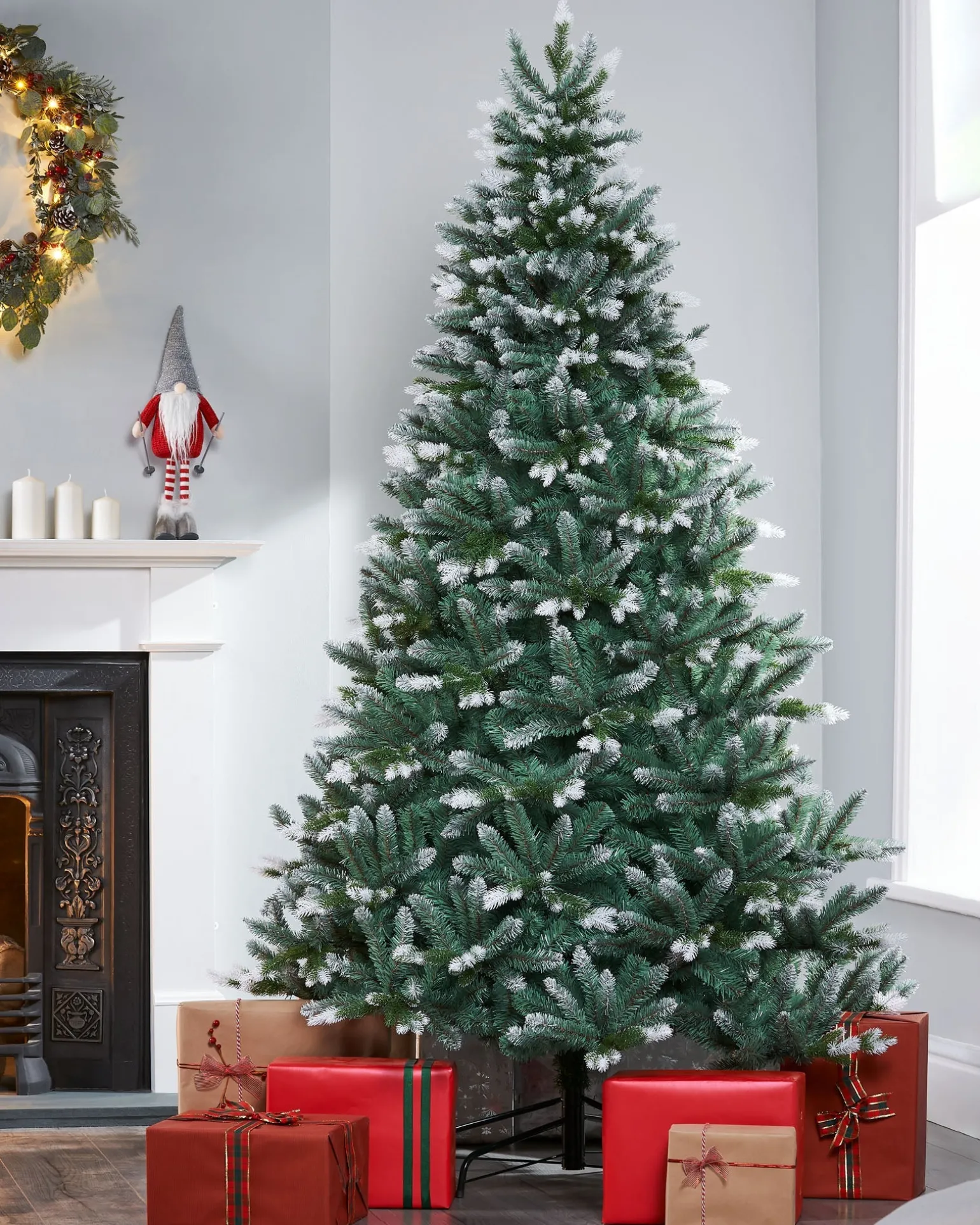 Evergreen Snow Flocked Tip Christmas Tree, 6 Ft