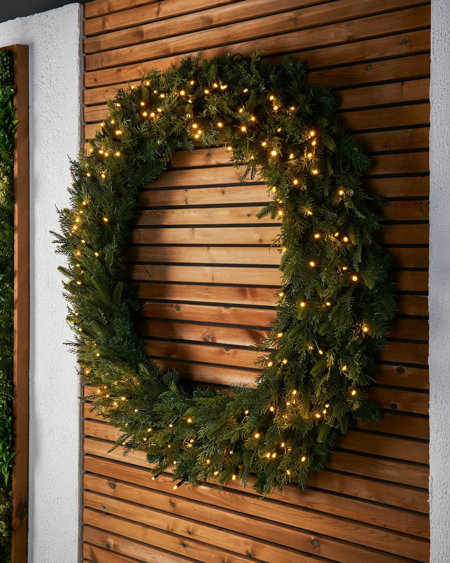 LINK PRO Connectable Pre-Lit Natural Fir Wreath, 1.2 M
