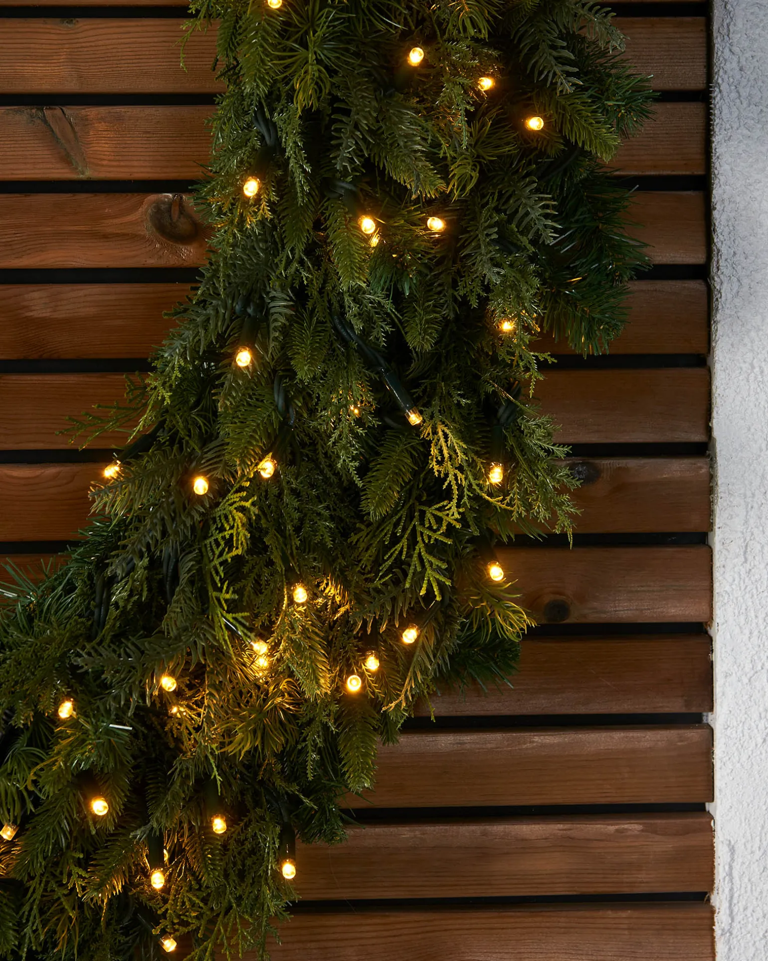 LINK PRO Connectable Pre-Lit Natural Fir Wreath, 1.2 M