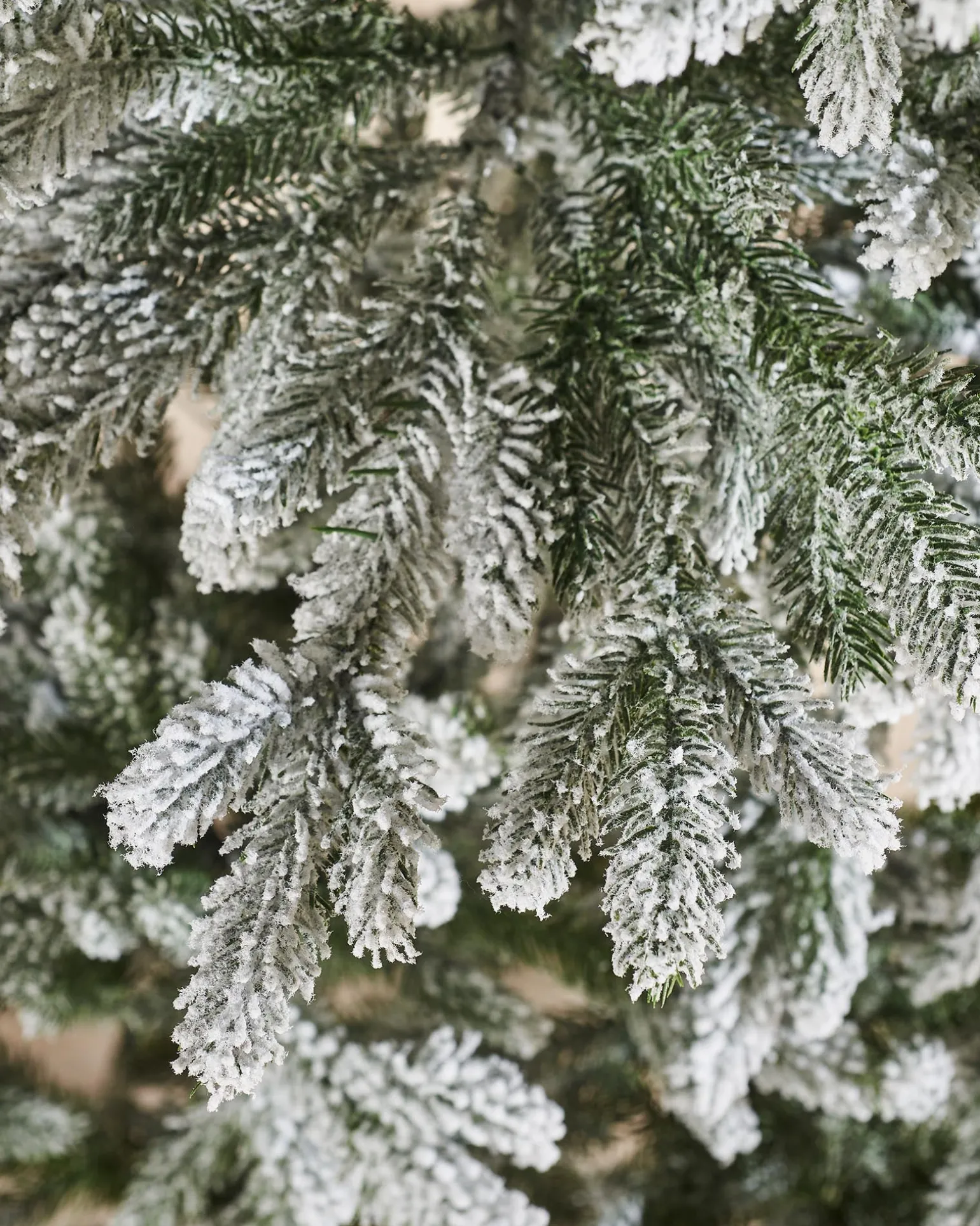 Luxury Snow Flocked Christmas Tree, 6 Ft