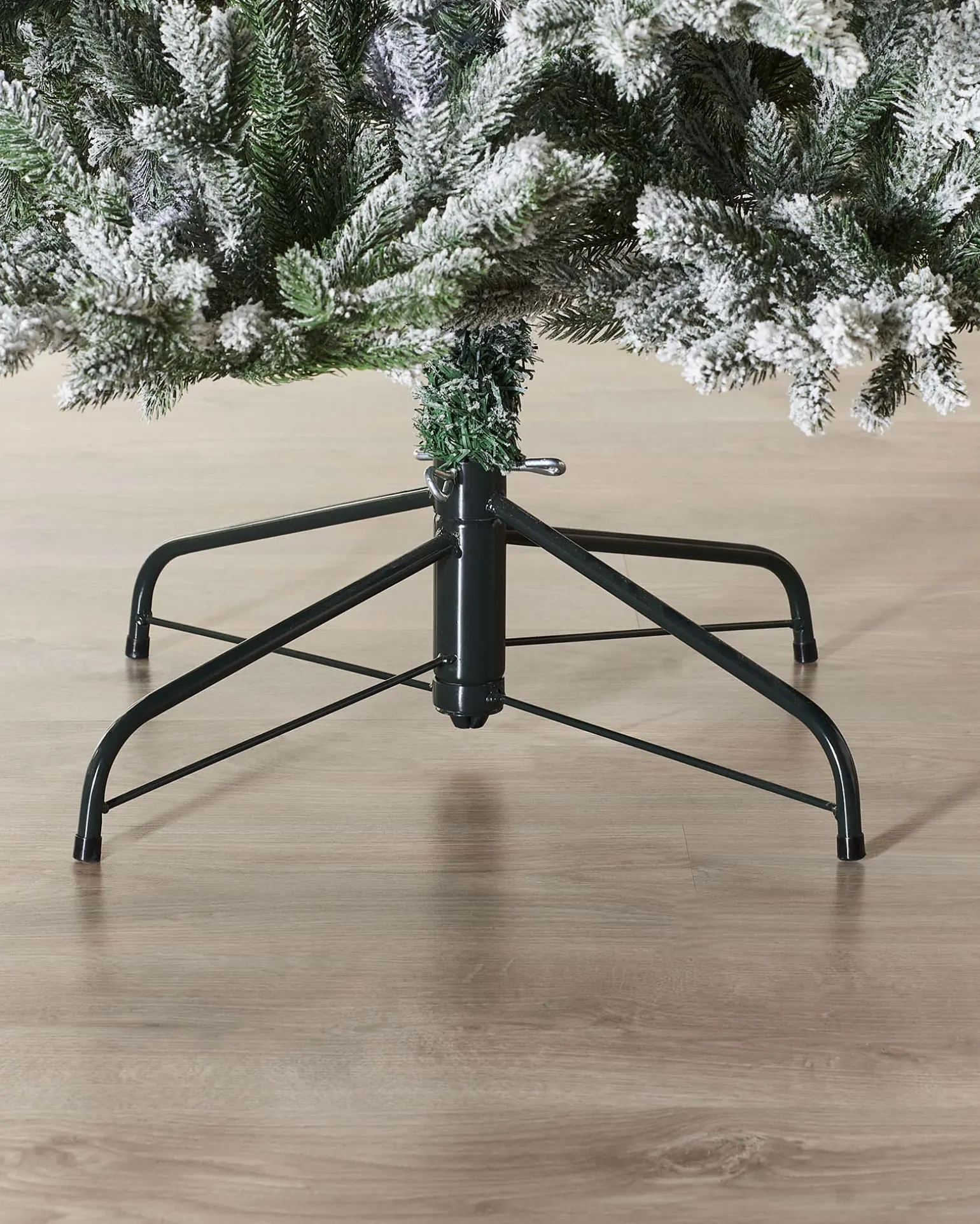 Luxury Snow Flocked Christmas Tree, 6 Ft