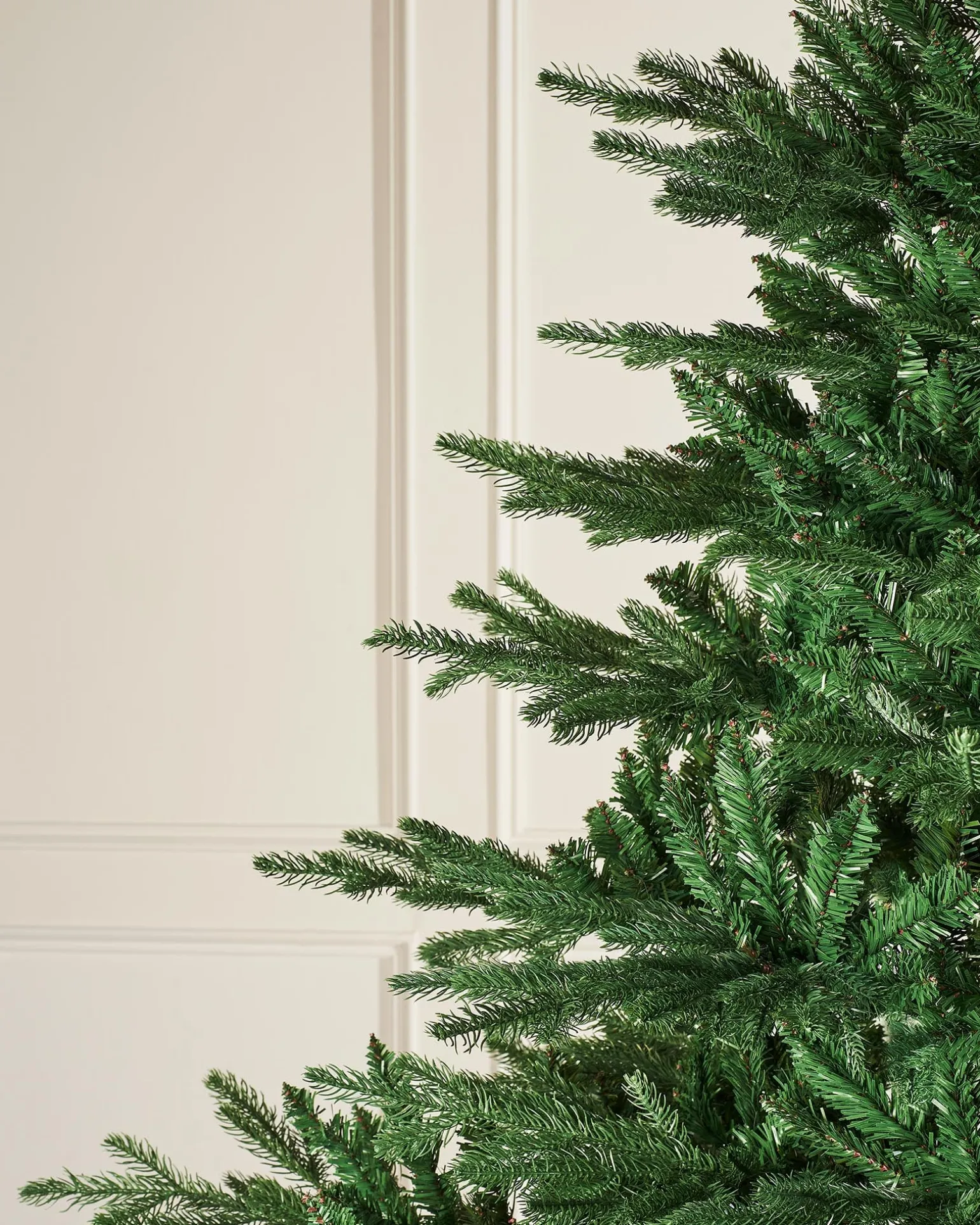 Northern Fir Christmas Tree, 6 Ft