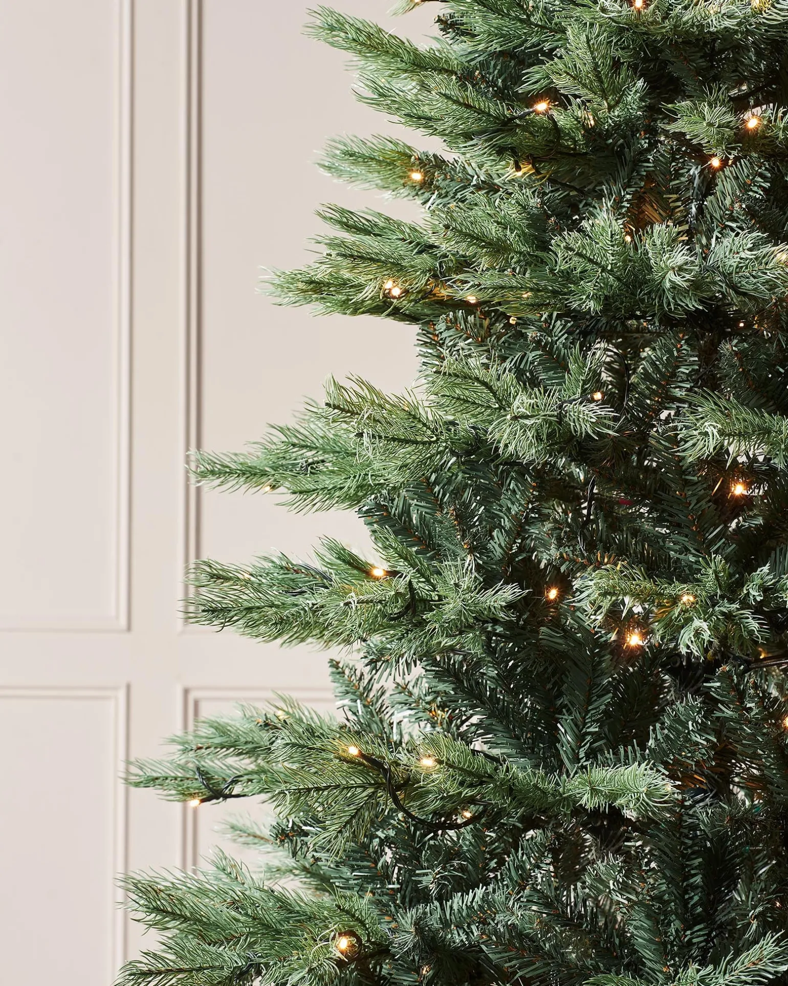 Pre-Lit Colorado Blue Spruce Christmas Tree, 7 Ft