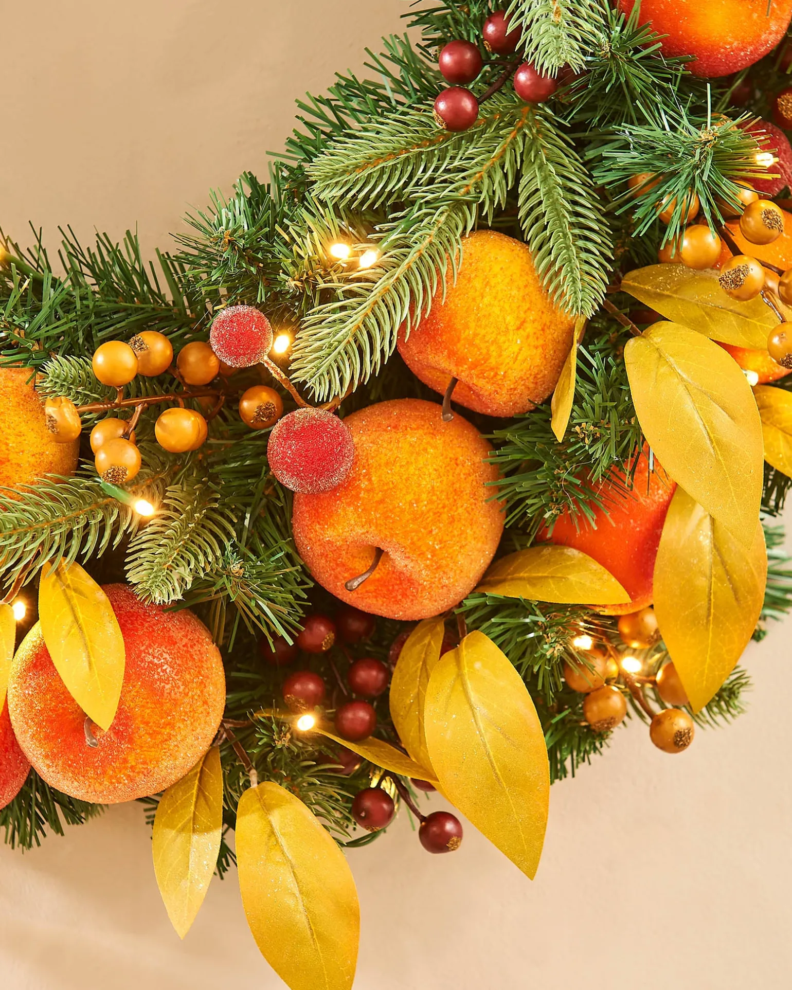Pre-Lit Decorated Wreath, Apples & Peaches, 76 Cm