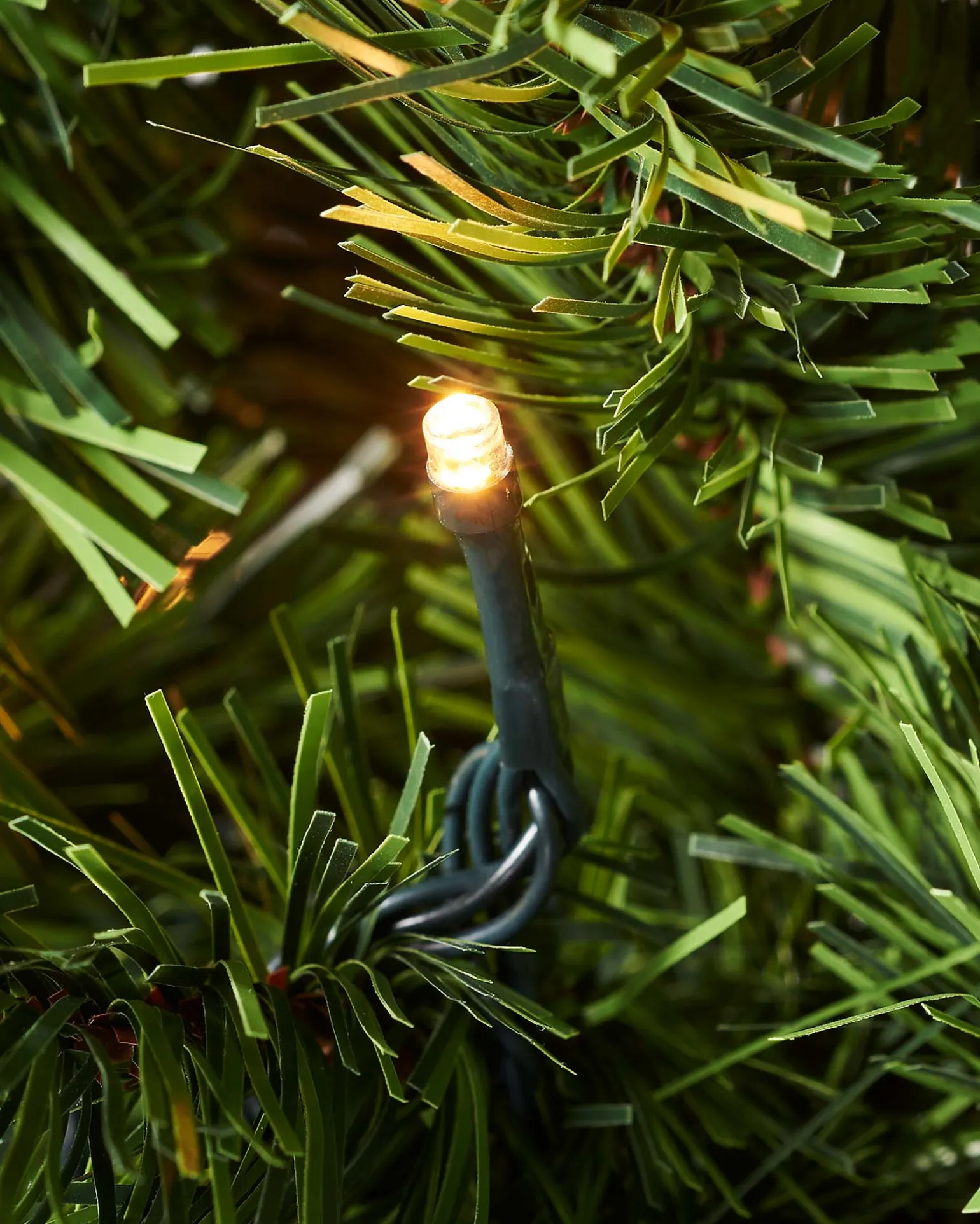 Pre-Lit Emerald Spruce Christmas Tree, Warm White, 6 Ft