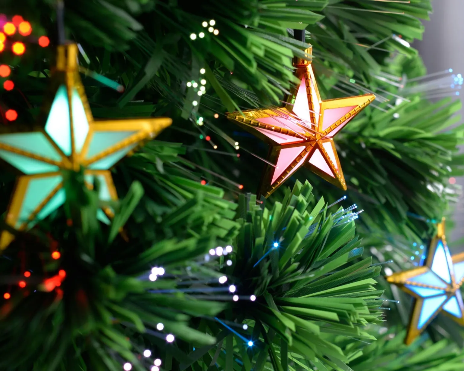 Pre-Lit Fibre Optic Christmas Tree With Tree Topper, 7 Ft