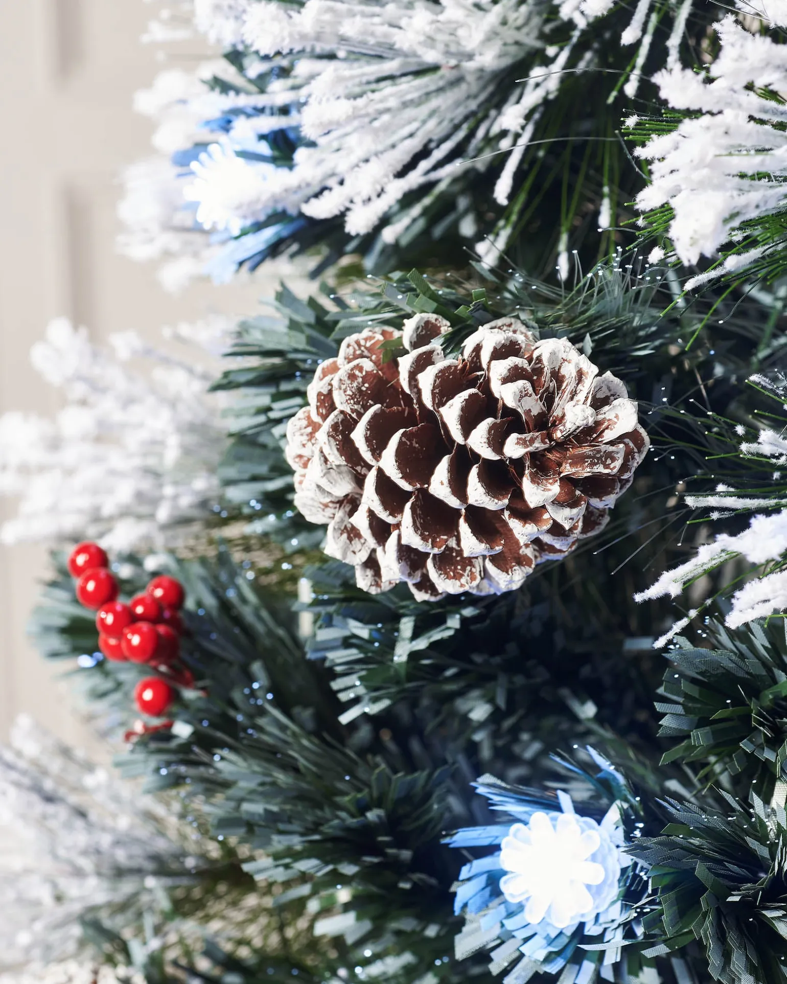 Pre-Lit Fibre Optic Frosted Christmas Tree With Tree Topper, 7 Ft