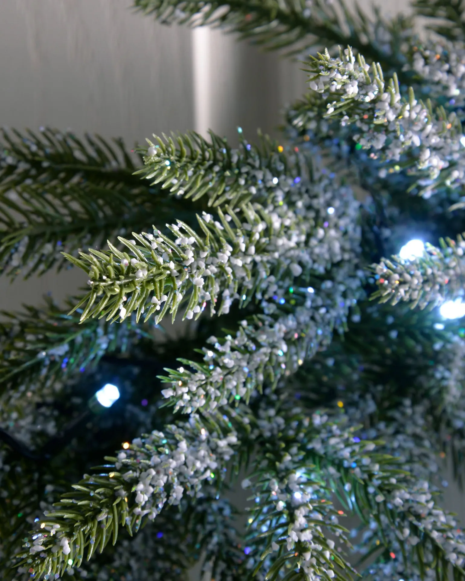 Pre-Lit Frosted Fir Wreath, 50 Cm