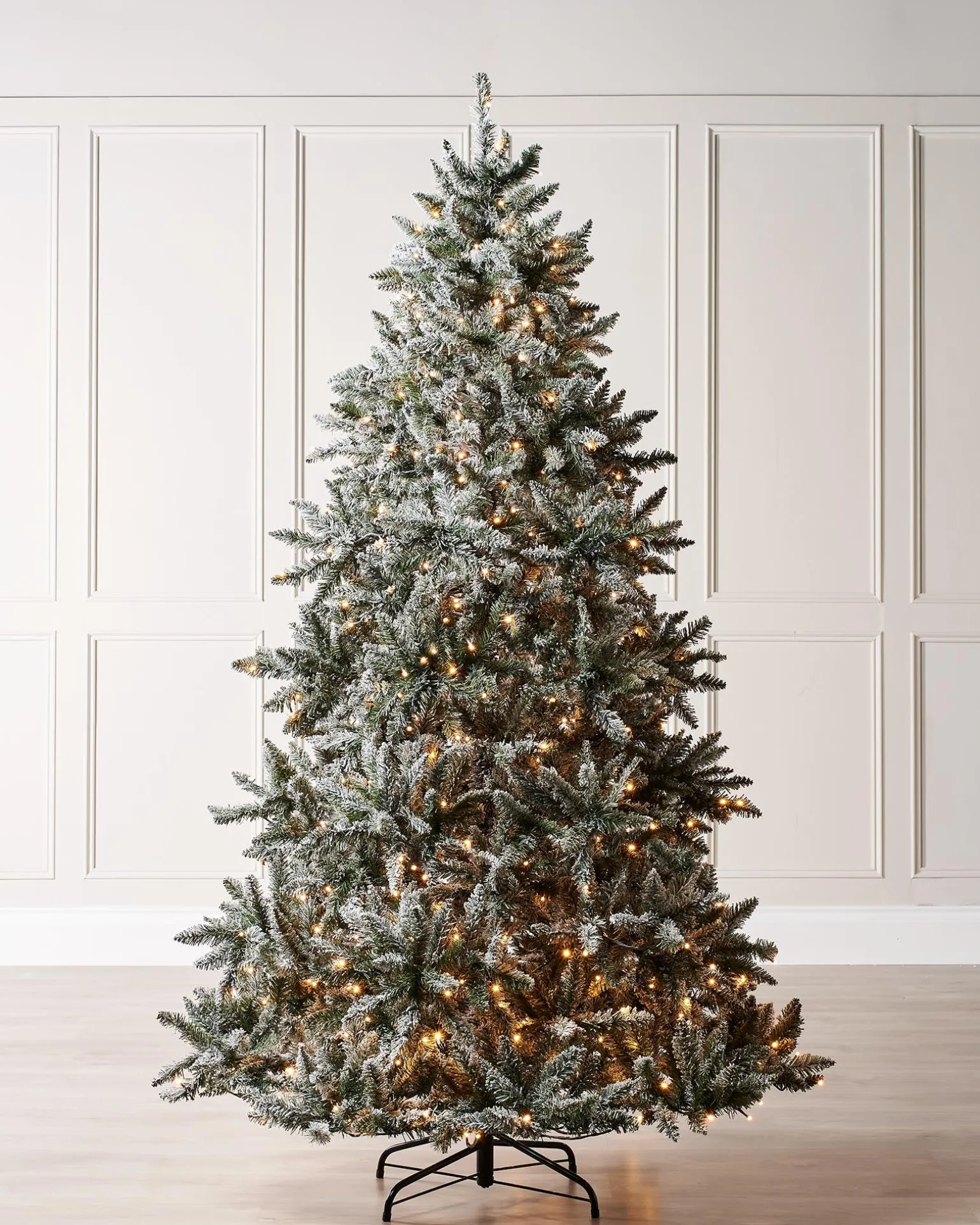 Pre-Lit Full Bodied Snow Flocked Christmas Tree, 7 Ft