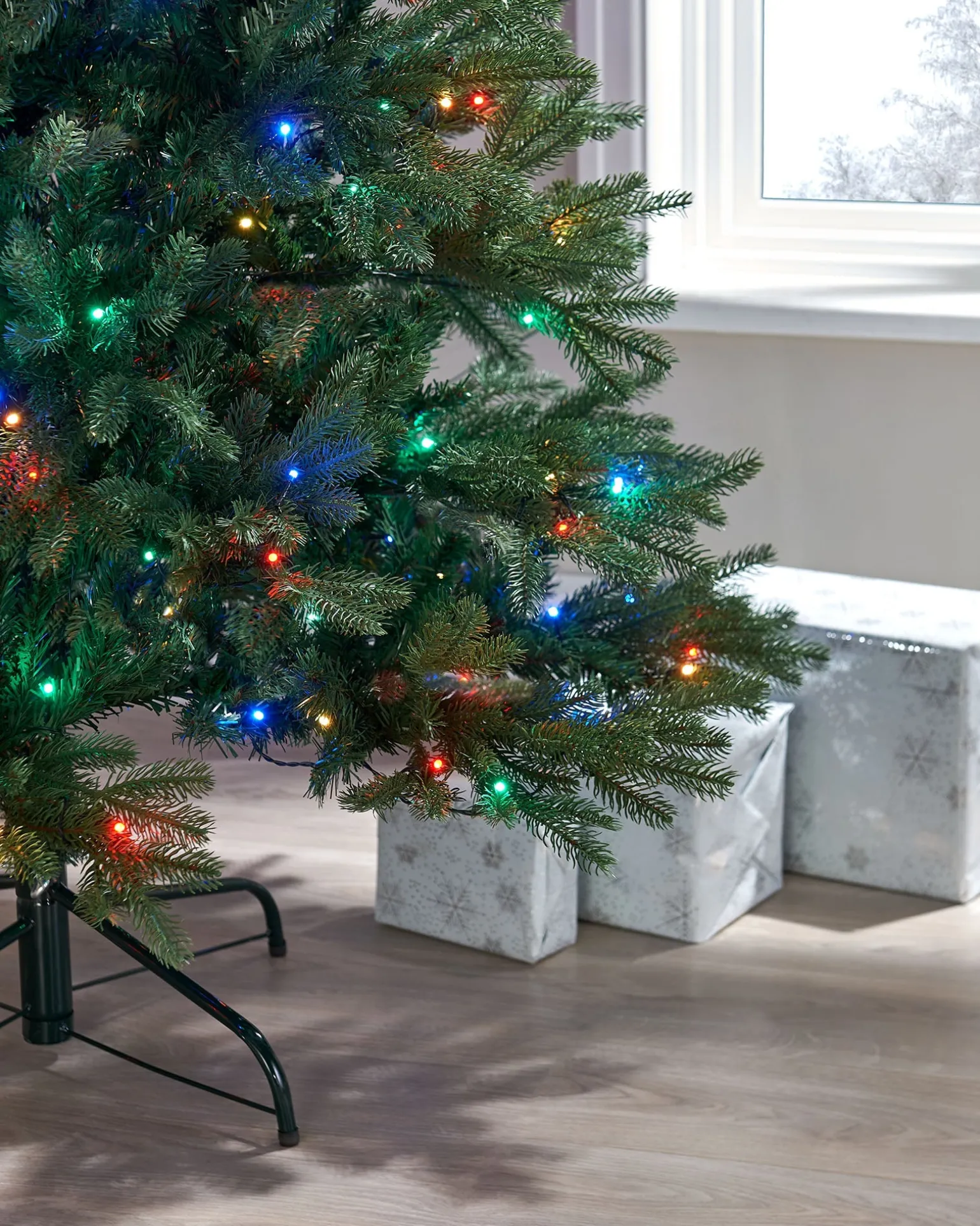 Pre-Lit Mixed Pine Christmas Tree With Remote Control Lights, 8 Ft