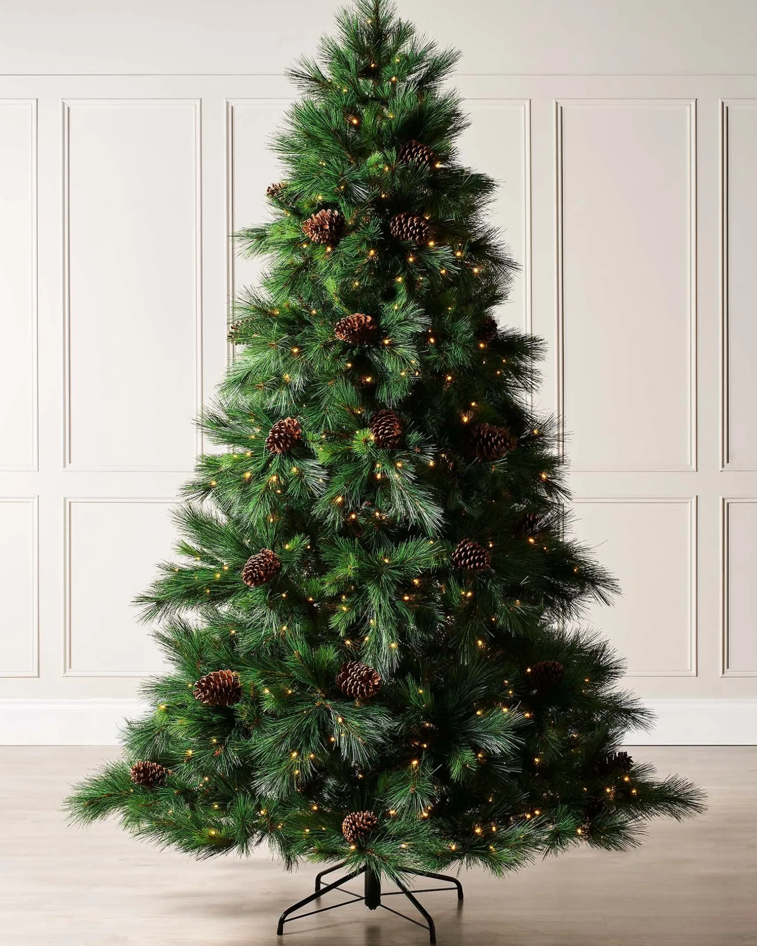 Pre-Lit Portland Spruce Christmas Tree, 7.5 Ft