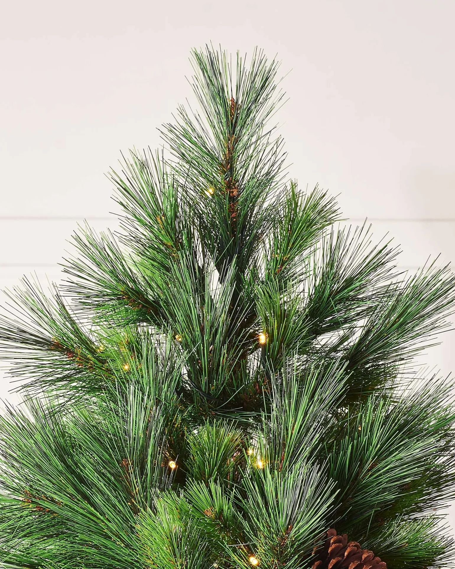 Pre-Lit Portland Spruce Christmas Tree, 7.5 Ft
