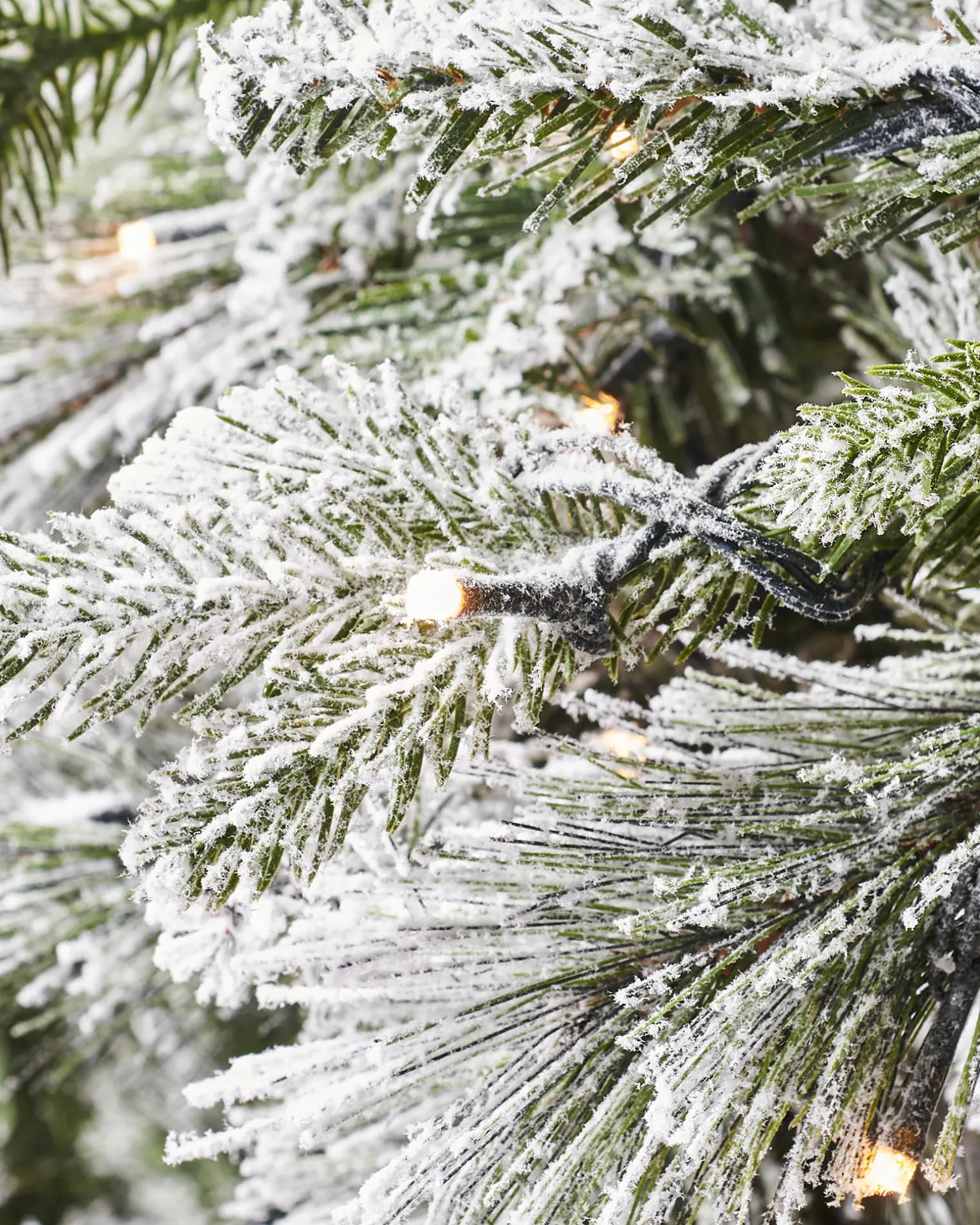 Pre-Lit Snow Flocked Mixed Pine Christmas Tree, 5 Ft