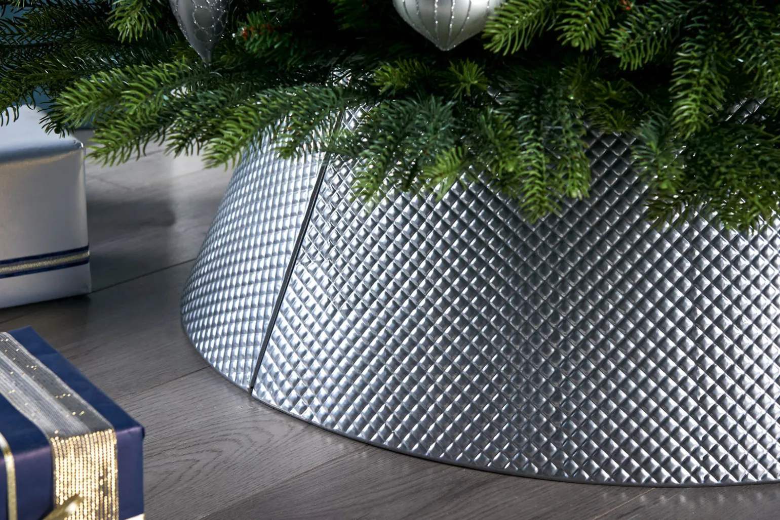 Quilted Metal Tree Collar, Silver, 71 Cm