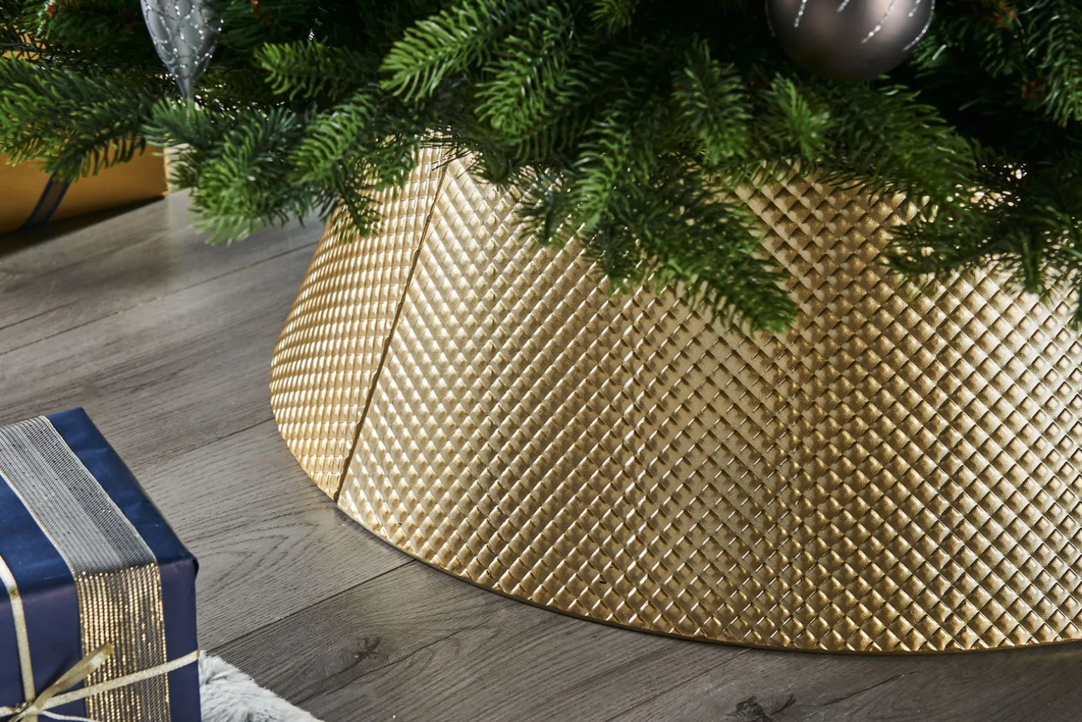 Quilted Metal Tree Collar, Gold, 71 Cm