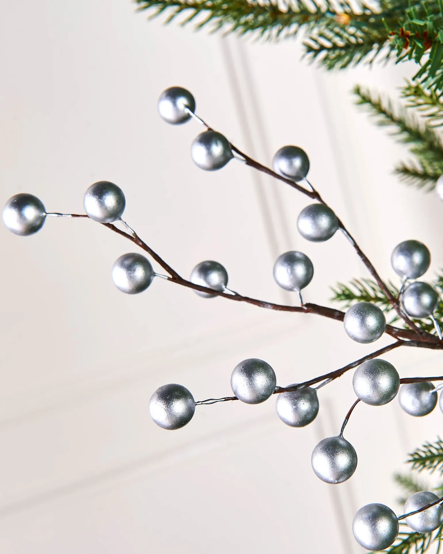 Silver Berry Christmas Tree Spray, 45 Cm