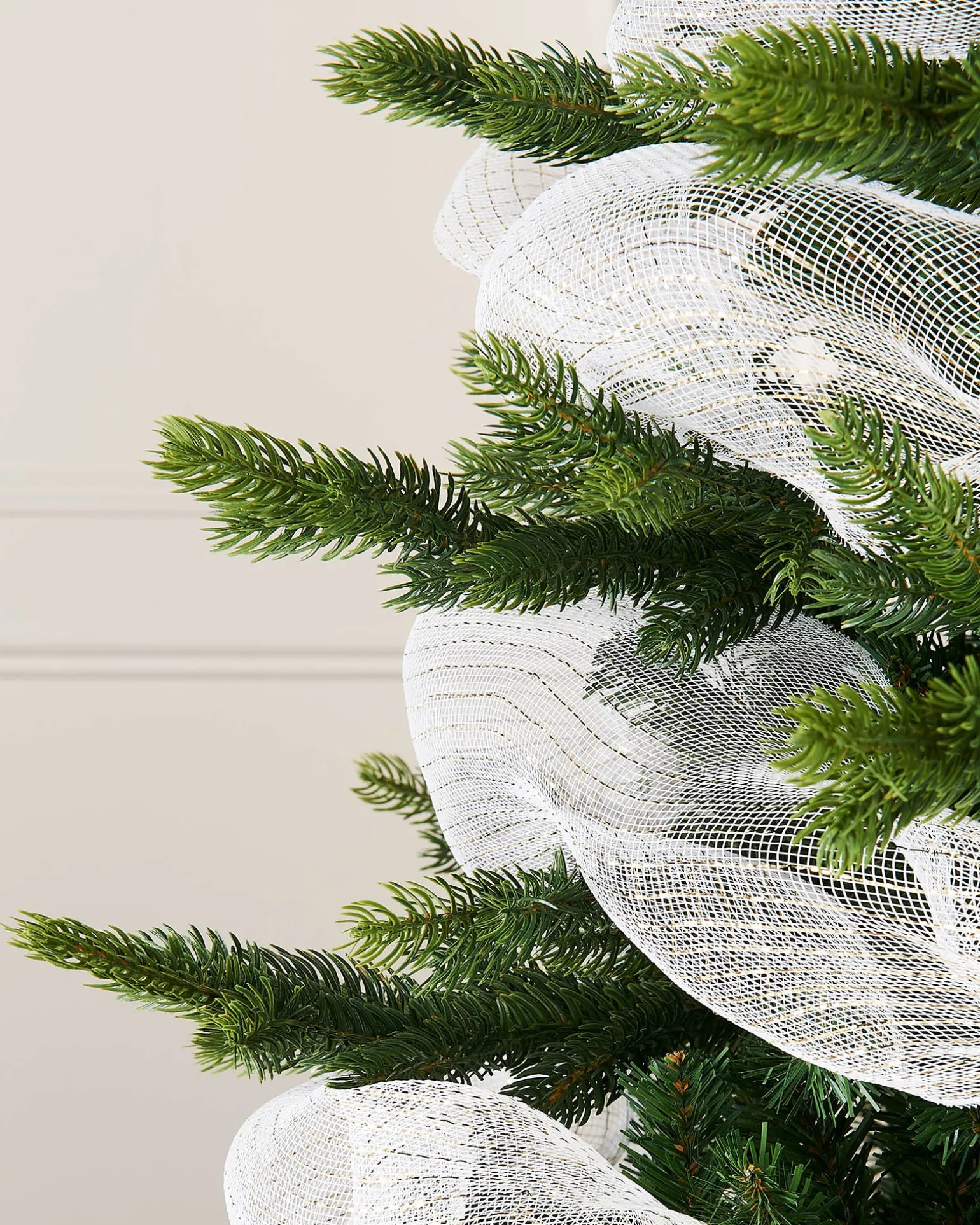 White Mesh With Pale Gold Foil, 9 M