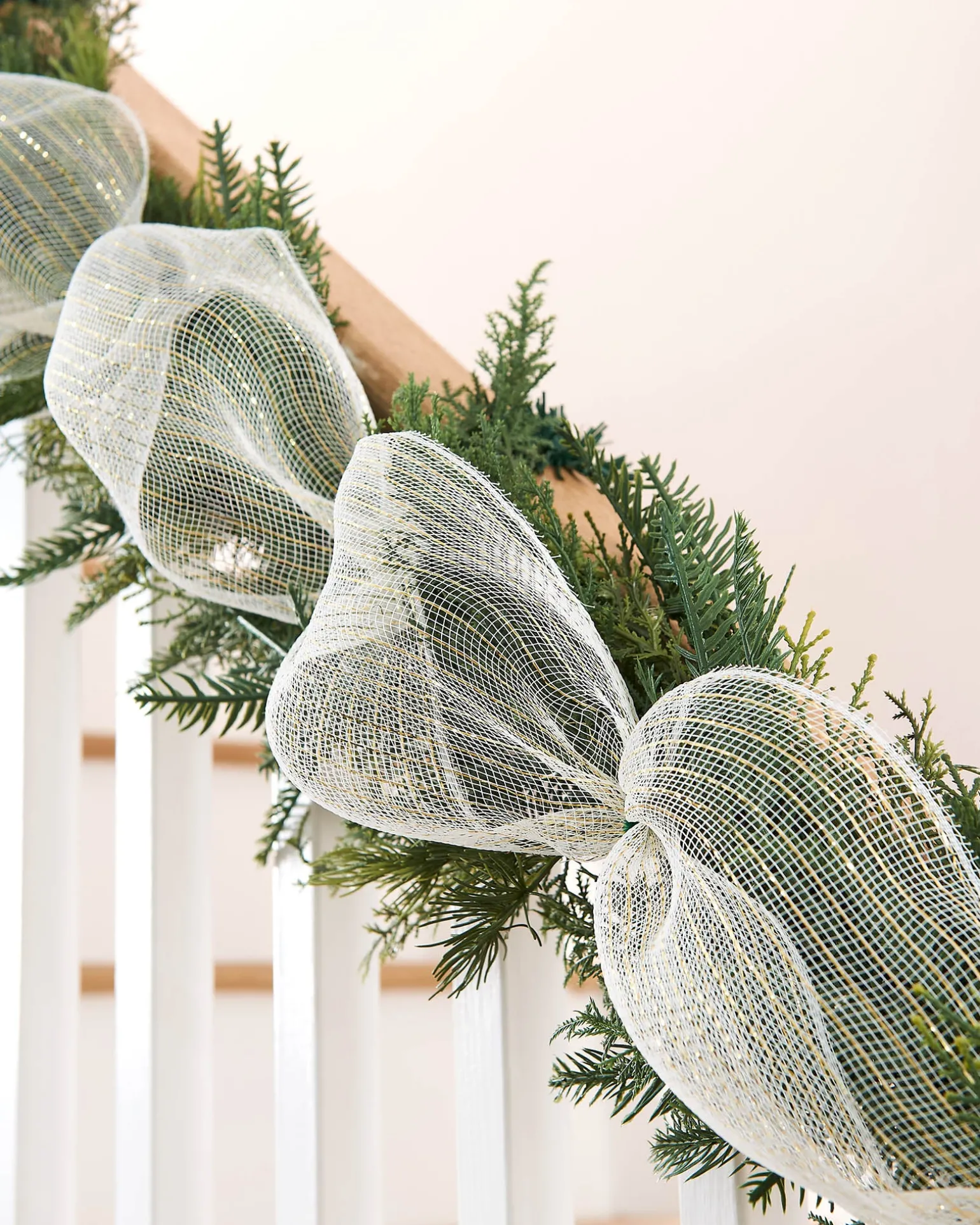 White Mesh With Pale Gold Foil, 9 M