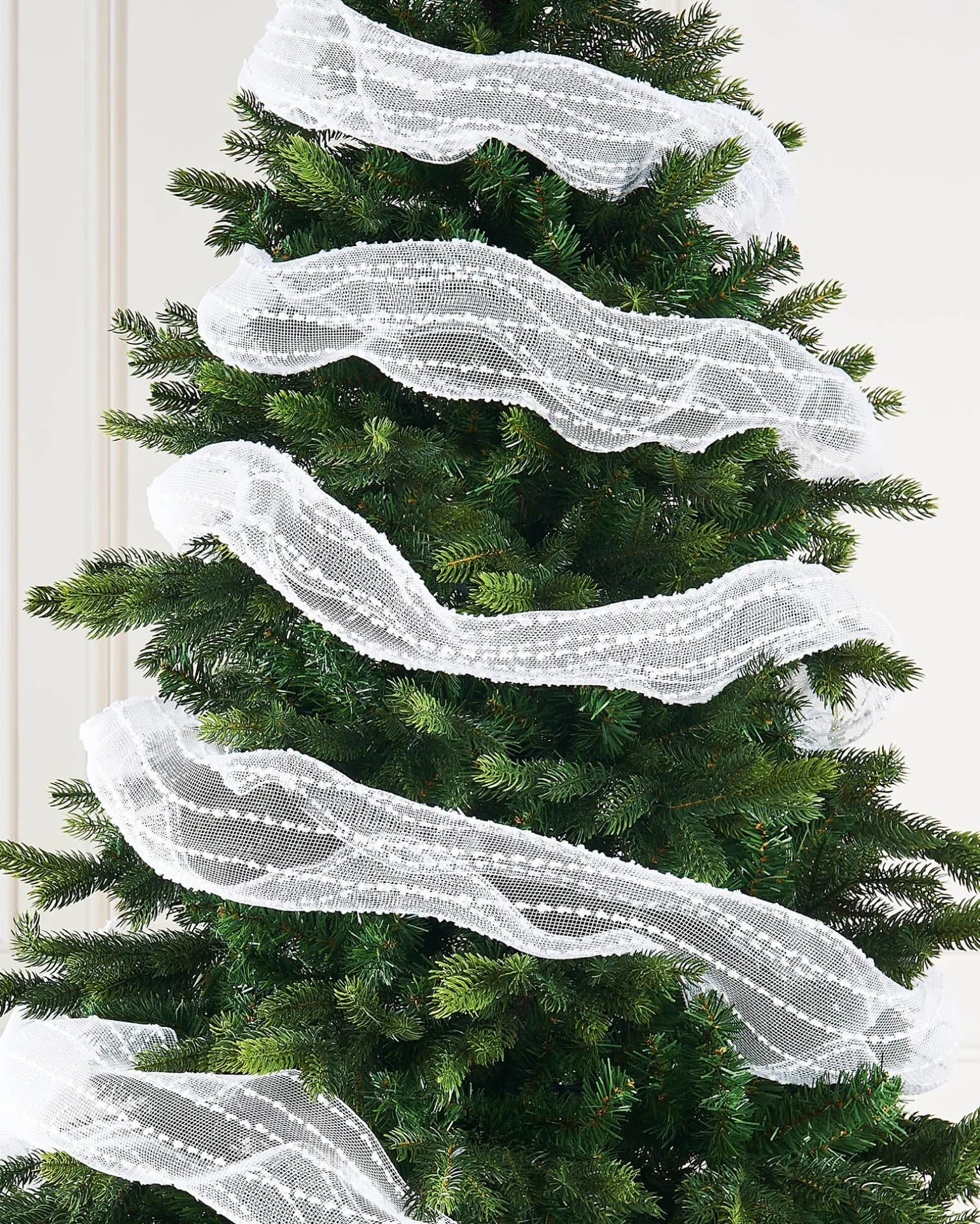 White Mesh With White Dacron Lines, 9 M