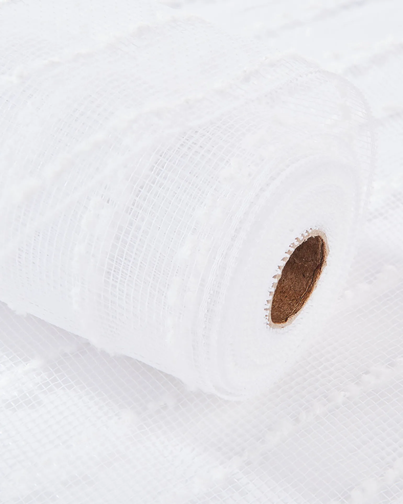 White Mesh With White Dacron Lines, 9 M